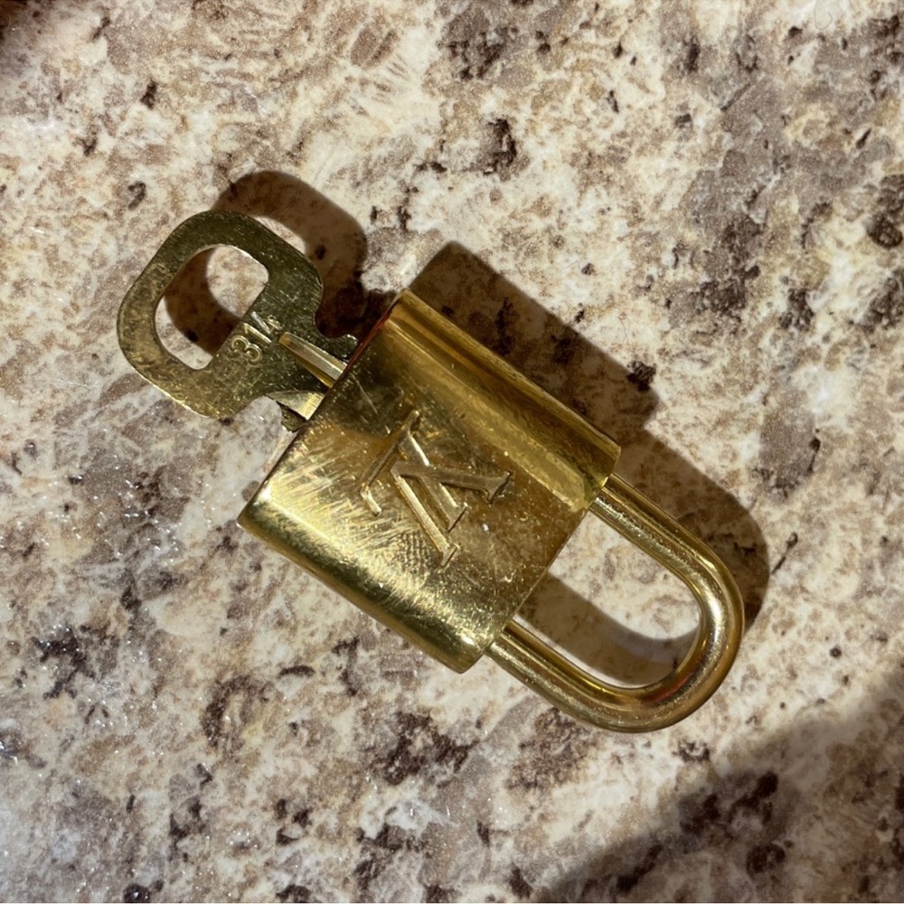 LV Lock & Key #314 - Picture 2 of 6